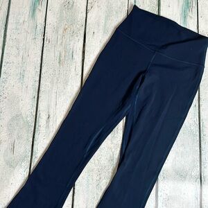 AUTHENTIC LULULEMON ALIGN HIGH RISE MINI FLARE PANT SIZE 6 REGULAR NAVY BLUE